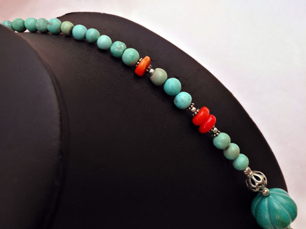 Traditional Tibetan Sterling silver and turquoise necklace.. Foto 4