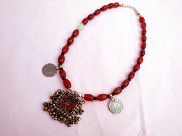 Ethnic silver and carnelian agate necklace.. Foto 4