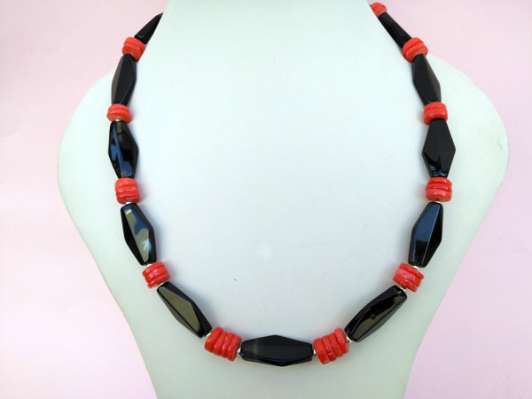 Ethnic Sterling silver, Onix and coral necklace.. Foto 2