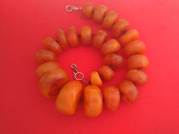 Copal amber necklace from Mauritania.. Foto 3