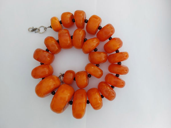 Copal amber necklace from Mauritania.. Foto 3