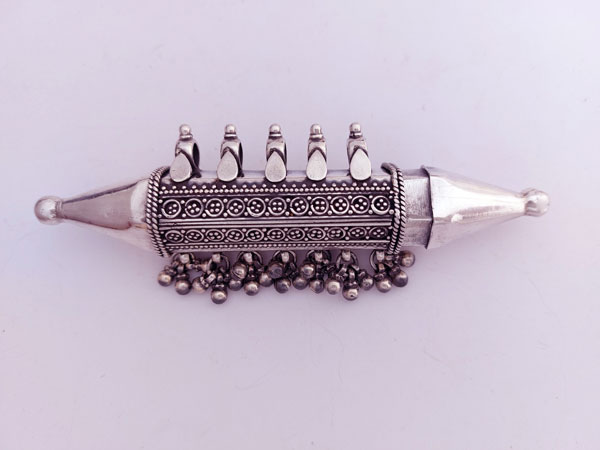 Rajput ethnic handmade sterling silver pendant.. Foto 4