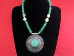 Silver necklace and carved gems of green Aventurine quartz.. Ref. TRA