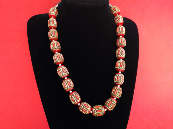 Traditional Tibetan coral necklace.. Foto 1