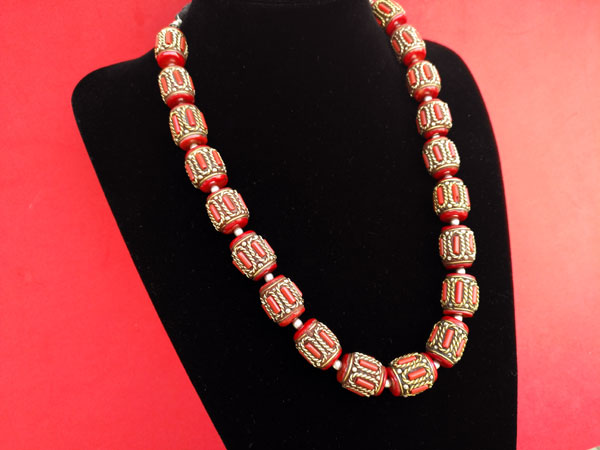 Traditional Tibetan coral necklace.. Foto 2