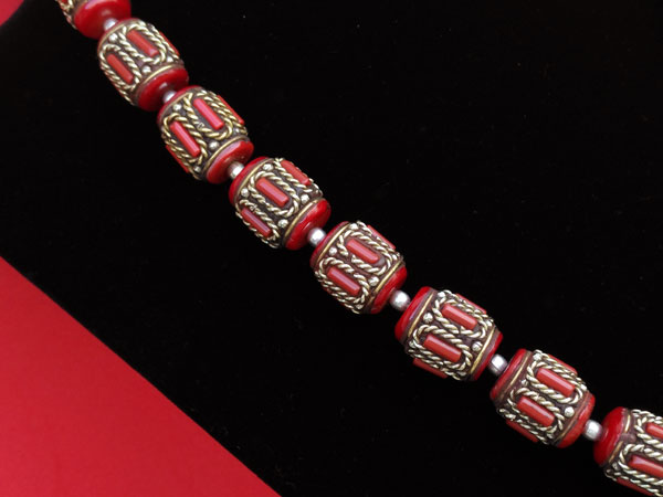 Traditional Tibetan coral necklace.. Foto 3