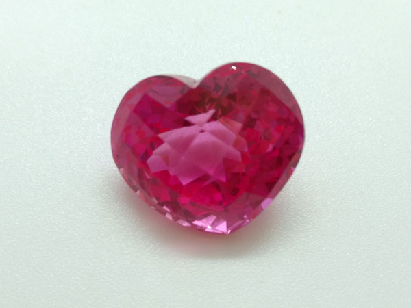 Pink Topaz shape Heart Faceted from Brasil.. Foto 1