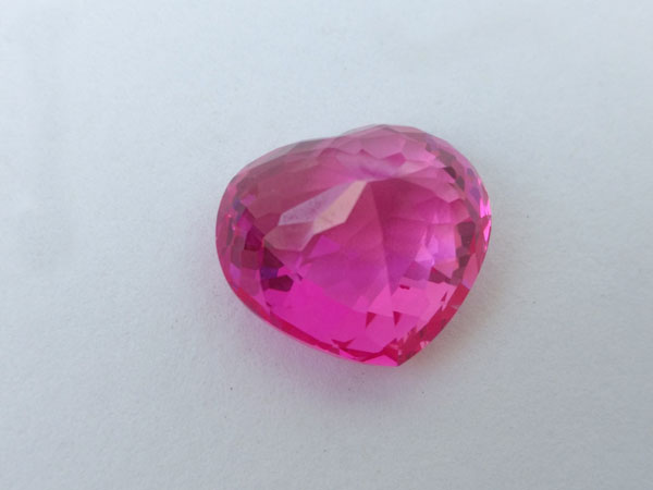 Pink Topaz shape Heart Faceted from Brasil.. Foto 3