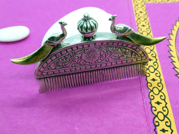 Old Rajhput ethnic comb of silver.. Foto 2