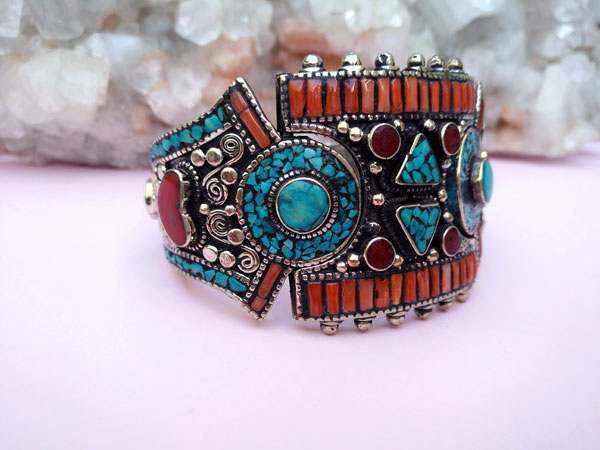 Tibetan traditional ethnic bracelet.. Foto 2