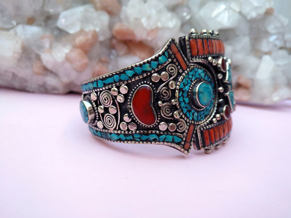 Tibetan traditional ethnic bracelet.. Foto 3