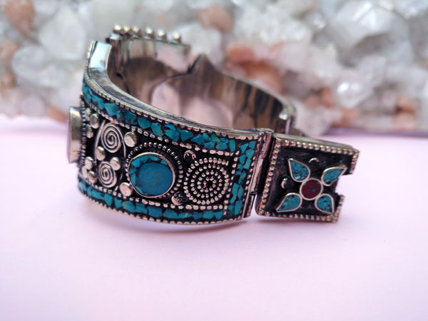 Tibetan traditional ethnic bracelet.. Foto 5