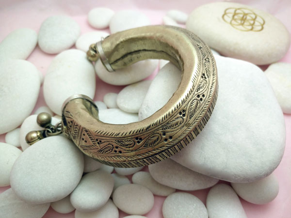 Ancient ethnic bracelet from Central Asia.. Foto 1