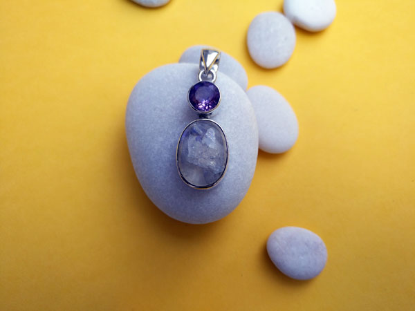 Handmade Sterling silver pendant whit Amethyst and Moonstone.. Foto 3