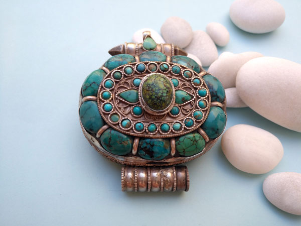 "Ga,u" Silver and Turquoises Ethnic traditional antique pendant from Tibet.. Foto 1