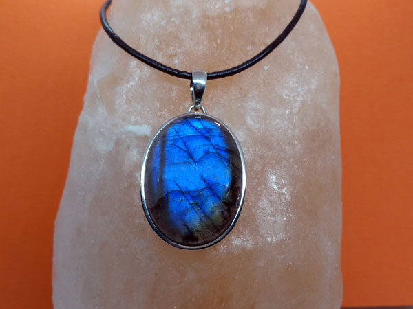 Labradorite gemstone set in Sterling silver.. Foto 2