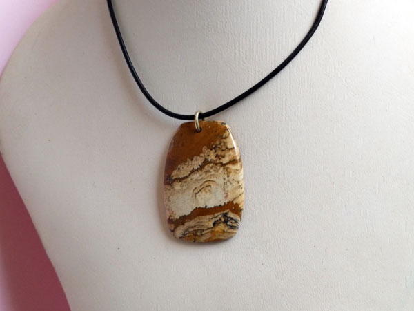 Indonesian Jasper Pendant.. Foto 2