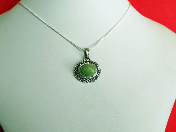 Tibetan Turquoise and Sterling silver pendant.. Foto 1