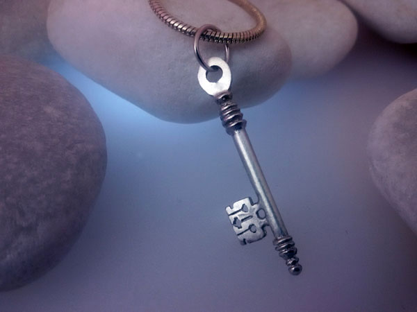 Handmade Sterling sillver pendant made in Granada, Andalucia.. Foto 3