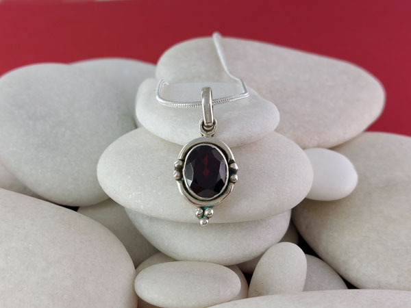 Ethnic Sterling silver and garnet pendant.. Ref. XBJ