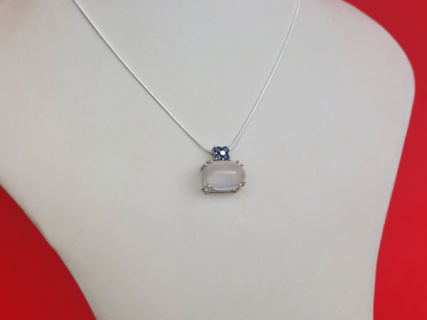 Silver pendant with Quartz and Sapphires.. Foto 2
