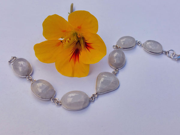 Sterling silver and moonstone bracelet.. Foto 1