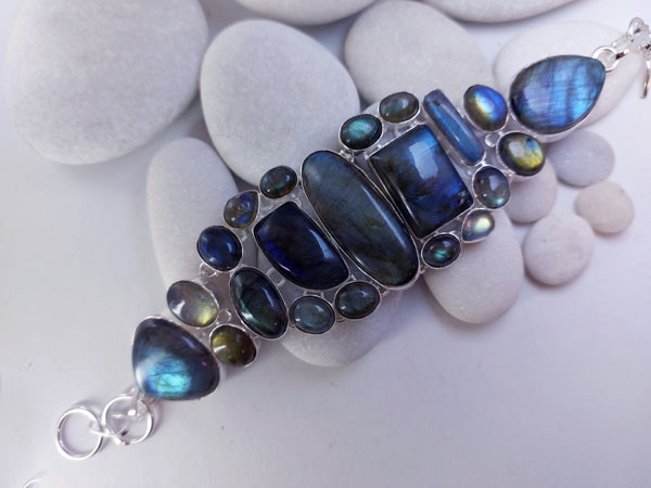 Labradorite gemstone bracelet.. Foto 1